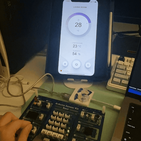 Adjusting the room's temperature by rotating the Arduino dial